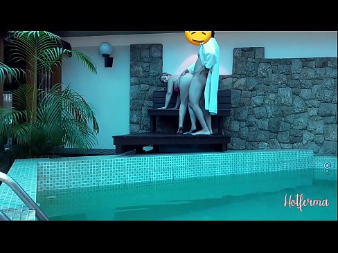 ❤️ 보스는 하녀를 수영장에 초대하지만 뜨거운 것을 거부할 수 없습니다. ❌ 포르노 ko.tubesexer-com.ru에서