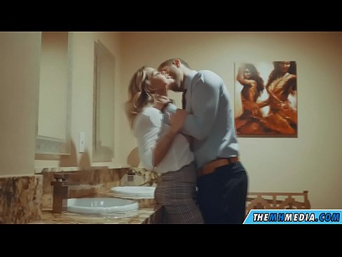 ❤️ 공공 화장실에서 가슴이 큰 금발이 당신을 유혹 할 때 ❌ 포르노 ko.tubesexer-com.ru에서